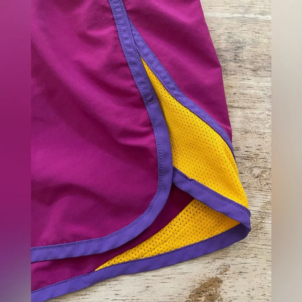 Under Armour Women’s Sz S Escape 3” Fuschia/Orange Athletic‎ Shorts